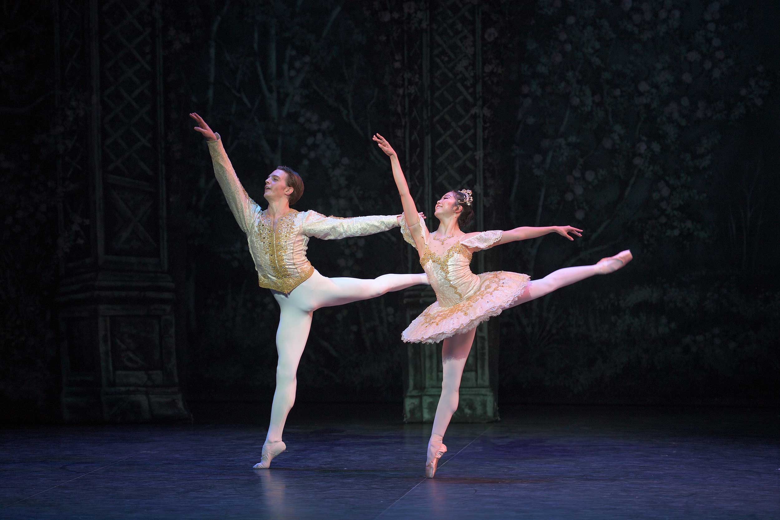 Joseph Caley and Shiori Kase in Nutcracker © Laurent Liotardo